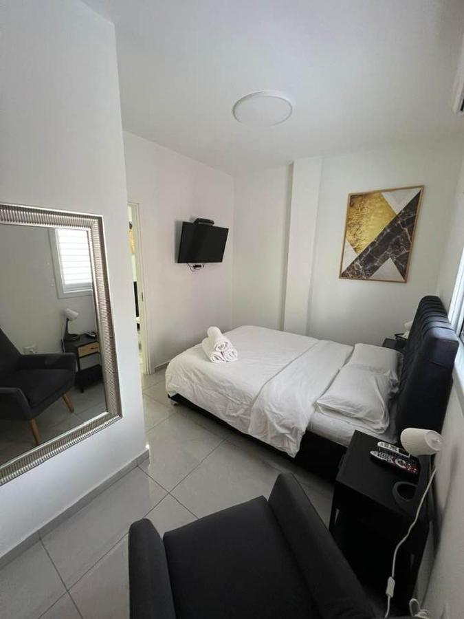 Apartments4You Maya Бат-Ям Екстер'єр фото