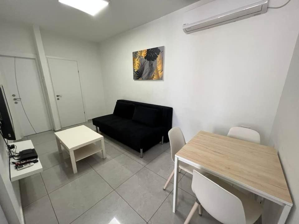 Apartments4You Maya Бат-Ям Екстер'єр фото