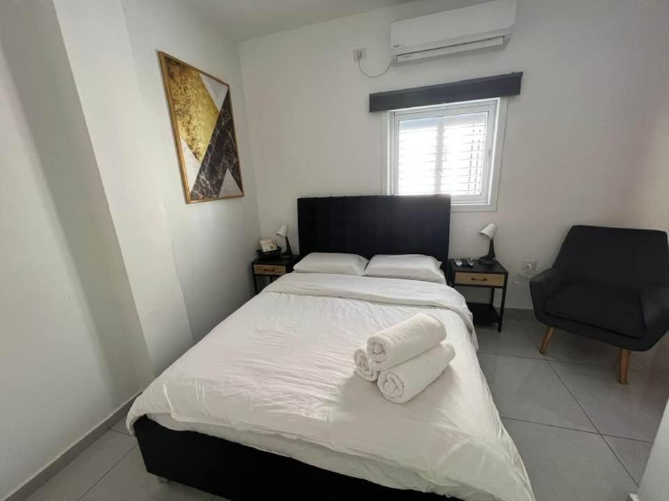 Apartments4You Maya Бат-Ям Екстер'єр фото