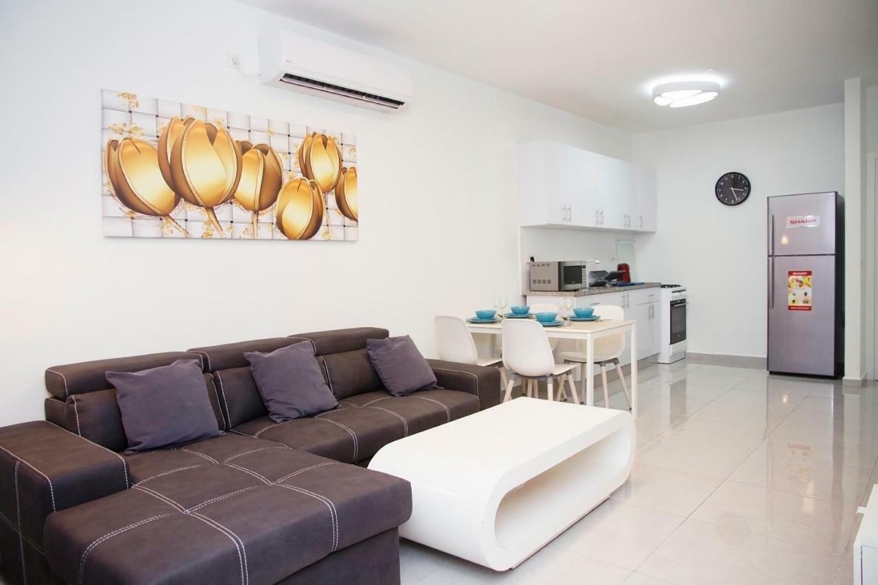 Apartments4You Maya Бат-Ям Екстер'єр фото