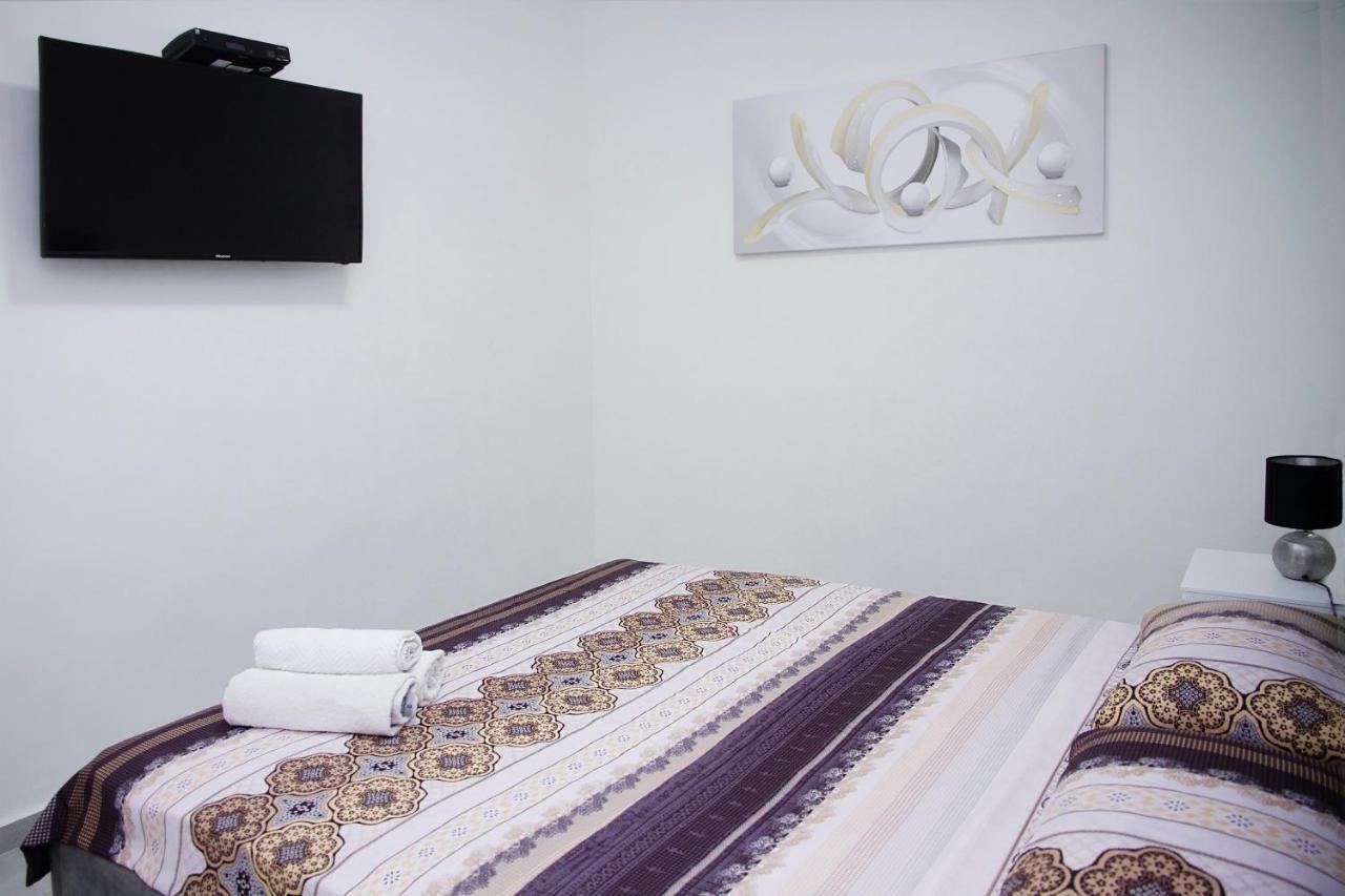 Apartments4You Maya Бат-Ям Екстер'єр фото